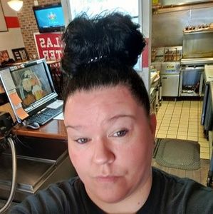 Meet your Posher, Alisa